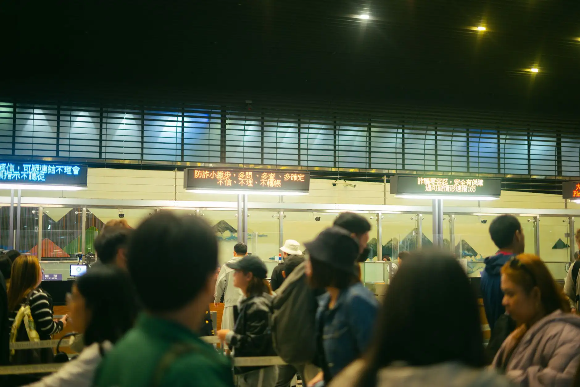 企业级数据备份方案：磁盘阵列与磁带库混合存储架构设计