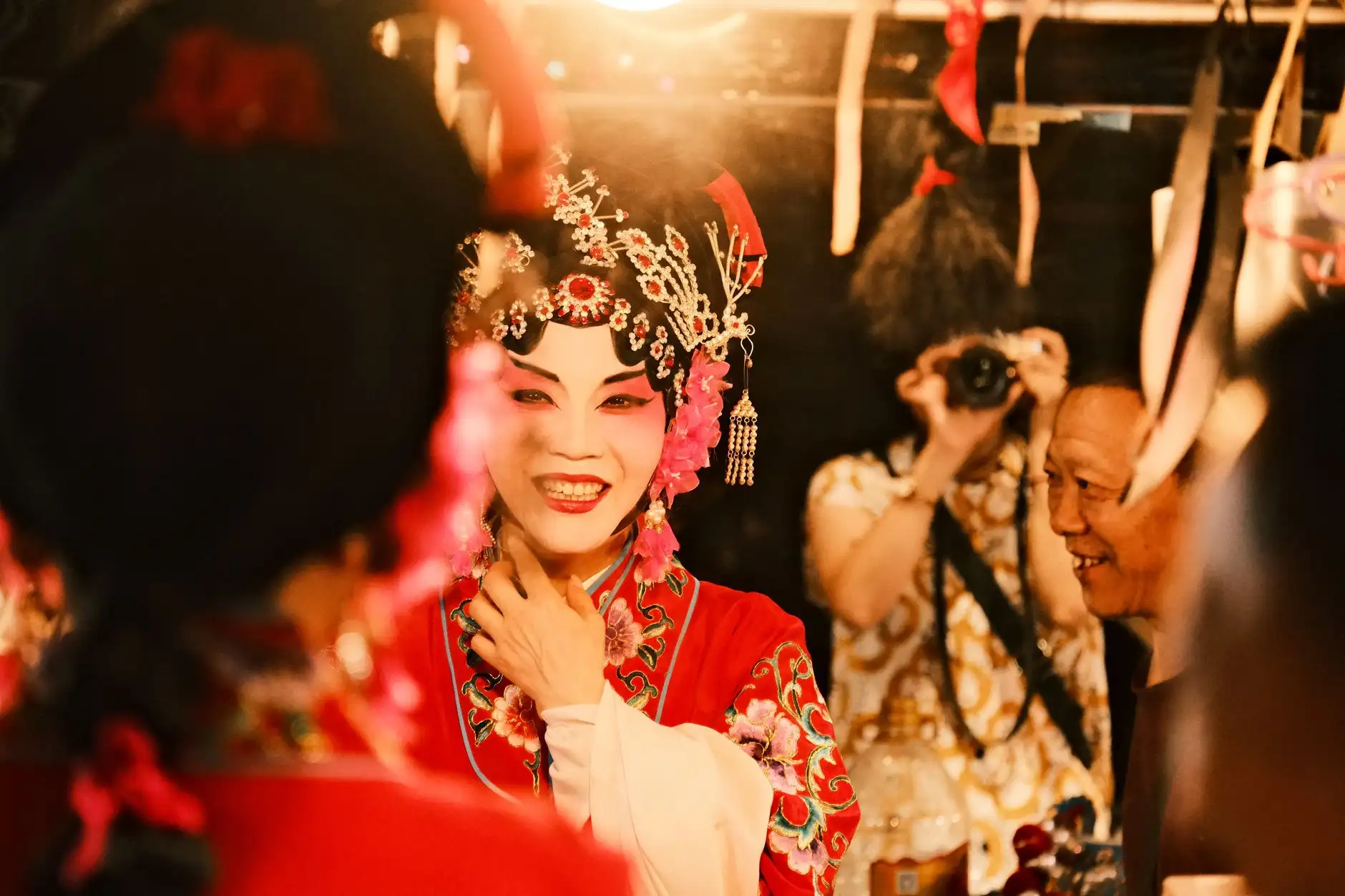 2025年企业级数据备份设备选型趋势：磁盘阵列与磁带库如何平衡